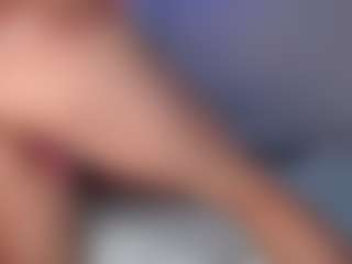 DEEPTHROAT SLUT's Live Sex Cam Show