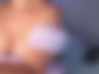 DEEPTHROAT SLUT's Live Sex Cam Show