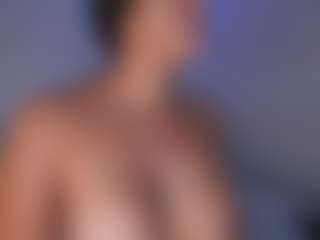DEEPTHROAT SLUT's Live Sex Cam Show
