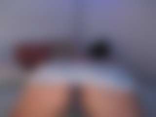 DEEPTHROAT SLUT's Live Sex Cam Show