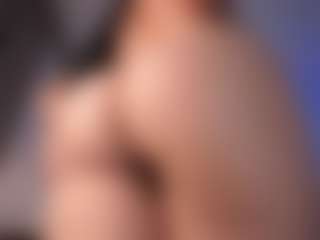 DEEPTHROAT SLUT's Live Sex Cam Show