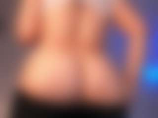 DEEPTHROAT SLUT's Live Sex Cam Show