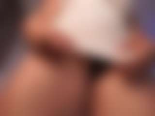 DEEPTHROAT SLUT's Live Sex Cam Show