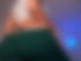 DEEPTHROAT SLUT's Live Sex Cam Show