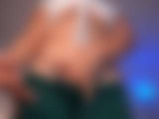 DEEPTHROAT SLUT's Live Sex Cam Show