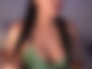 DEEPTHROAT SLUT's Live Sex Cam Show