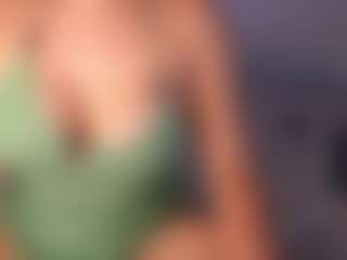 DEEPTHROAT SLUT's Live Sex Cam Show