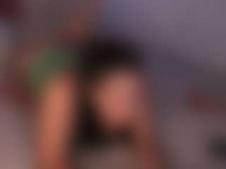 DEEPTHROAT SLUT's Live Sex Cam Show