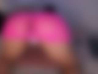 DEEPTHROAT SLUT's Live Sex Cam Show