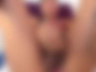 Live cam show with Isabel Lopez - Bedroom on SpunkLive