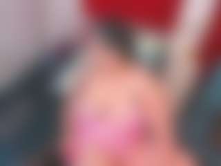 Live cam show with LARAFOXX - Bikini on livesuperchat.net
