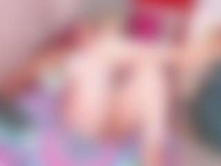Live cam show with LARAFOXX - Drinking on Camming Site