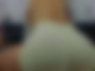 Live cam show with roxyrebeld - Red Hair on xblisslive.com