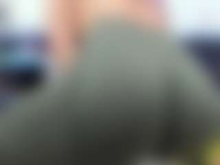 Live cam show with roxyrebeld - French on AdultVida.com