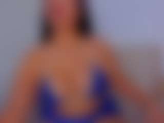 Live cam show with stephaniediaz - Athletic on SmokeAndPoke