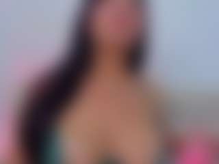 Live cam show with stephaniediaz - Natural on Camsoda