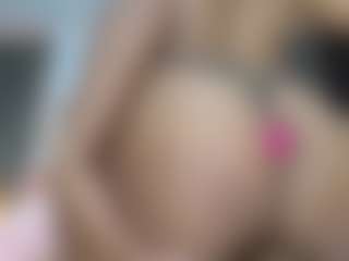 Live cam show with diana-reine - Striptease on slutload