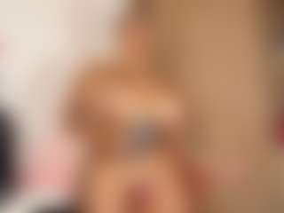 Live cam show with paraadisecity - Young Adult on Gym Cam Girls
