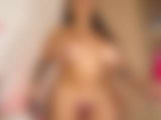 Live cam show with paraadisecity - Spank Curvy on wildcum.com