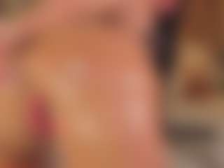 Live cam show with Luisa Baker - Fingers on Chatstar