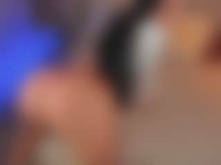 Live cam show with Luisa Baker - Tease on Camming Site