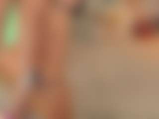 Live cam show with Luisa Baker - Bi on Camsoda