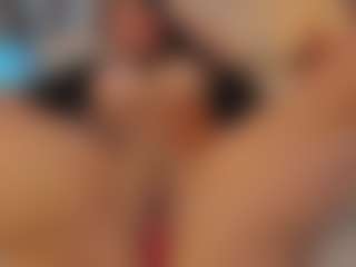 Live cam show with Luisa Baker - Strip on Camsoda