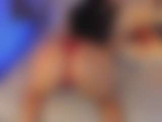 Live cam show with Luisa Baker - Strip on Camsoda