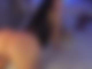 Live cam show with Luisa Baker - Tease on milfzrlive.com