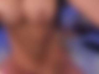 Live cam show with Luisa Baker - Tiny on CamClone