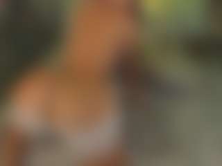 Live cam show with Luisa Baker - Brown Eyes on Camsoda