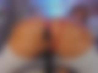 Luisa Baker's Live Sex Cam Show
