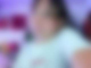 Live cam show with kristen_latin - Gamer MILF on SmokeAndPoke