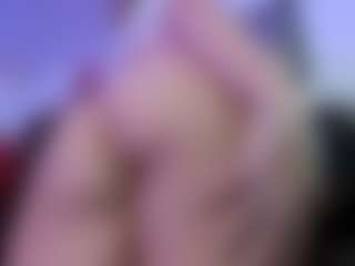 Live cam show with kristen_latin - Tease MILF on googirlz