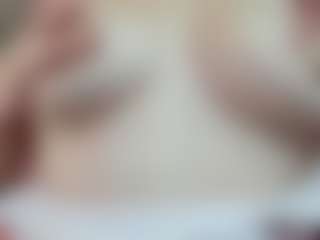 Live cam show with kristen_latin - Brown Hair Petite on PervPlay.com