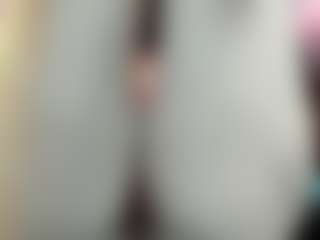 Live cam show with kristen_latin - Cum Brown Hair on CamwithHer