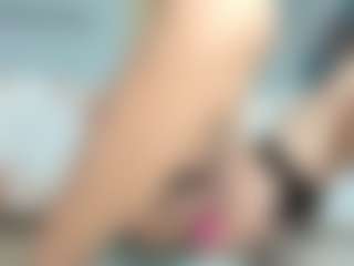 onehotblonde MILF webcam performer live streaming