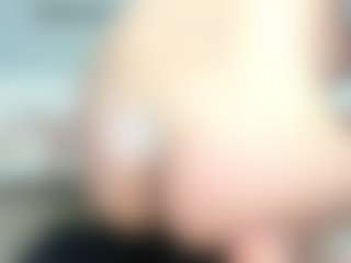 onehotblonde MILF webcam performer live streaming