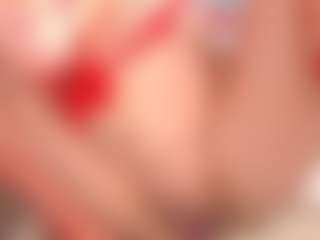 onehotblonde MILF webcam performer live streaming