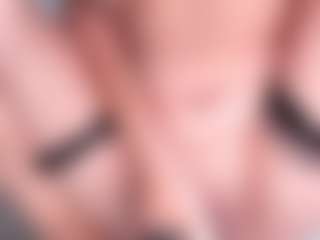 onehotblonde MILF webcam performer live streaming