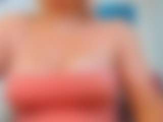 Live cam show with ninadee - Shaved on Free Soda