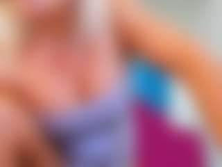 Live cam show with ninadee - Shaved on AdultVida.com