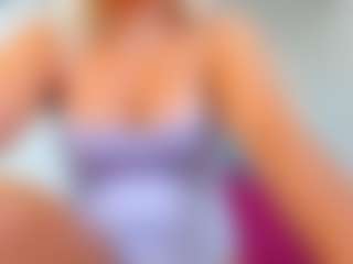 Live cam show with ninadee - Smoking on Camsoda