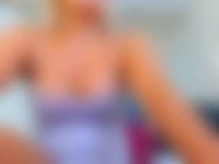 Live cam show with ninadee - Smoking on Camsoda