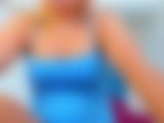 Live cam show with ninadee - Smoking on Stripli.com