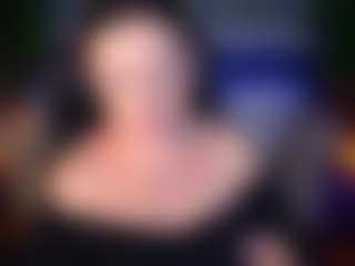 dafnimon MILF webcam performer live streaming
