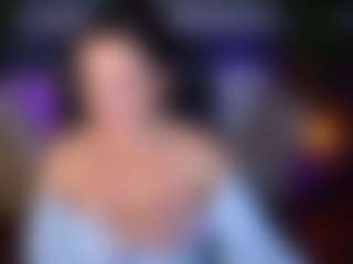 dafnimon MILF webcam performer live streaming