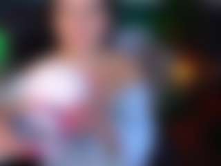 dafnimon MILF webcam performer live streaming