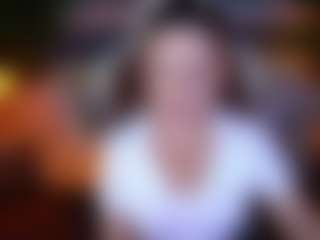 dafnimon MILF webcam performer live streaming