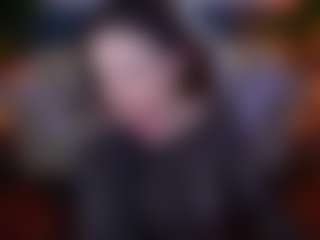 dafnimon MILF webcam performer live streaming